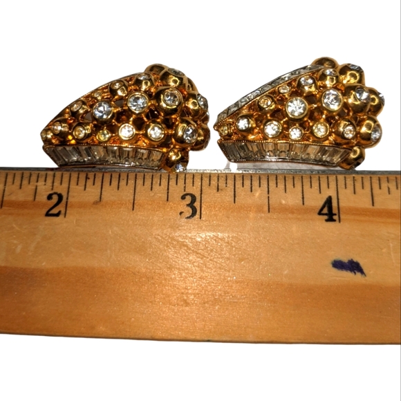 Vintage Designer Clip On Earrings Golden Tone Diomand Accent Beautiful ❤️ - Picture 11 of 12